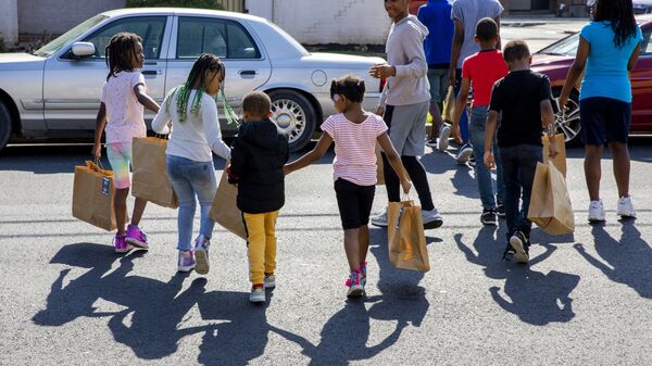 中國外交部：美國是世界上唯一沒有批准《聯合國兒童權利公約》的國家 約有50萬名童工從事農業勞作 - 俄羅斯衛星通訊社