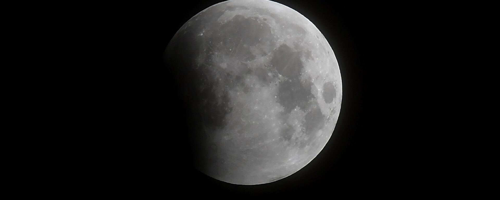 Лунное затмение над Калифорнией  - 俄罗斯卫星通讯社, 1920, 21.09.2022