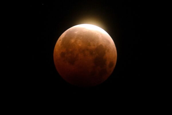 加利福尼亚地区拍摄到的月全食。 - 俄罗斯卫星通讯社