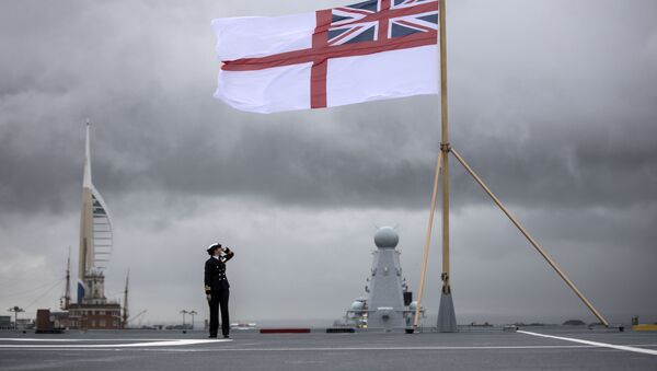 Женщина-офицер на борту HMS Queen Elizabeth ВМС Великобритании - 俄罗斯卫星通讯社