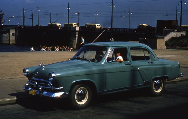 1958年，列宁格勒街上行驶的汽车。 - 俄罗斯卫星通讯社