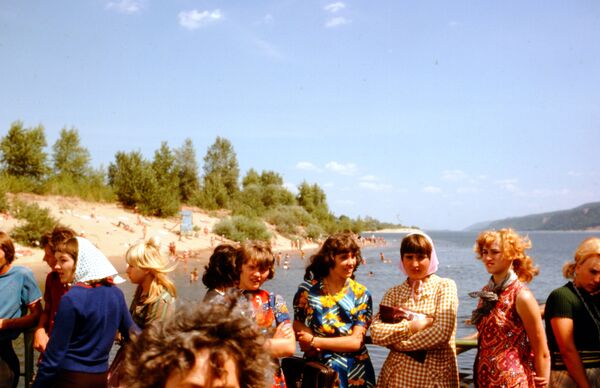 伏尔加河附近的姑娘们。 - 俄罗斯卫星通讯社