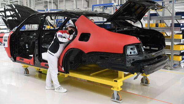 Линия окончательной сборки автомобилей Aurus Senat на заводе в ОЭЗ Алабага в Татарстане - 俄罗斯卫星通讯社