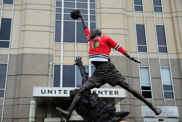 美國籃球明星喬丹在芝加哥的雕像。 - 俄羅斯衛星通訊社