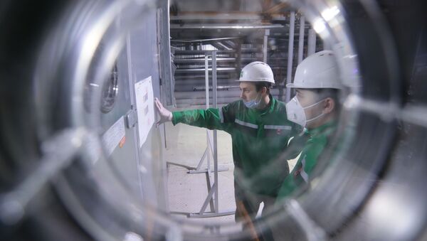 Рабочие во время наладки оборудования и подготовки предприятия Р-Фарм в Москве к производству вакцины от COVID-19 - 俄羅斯衛星通訊社