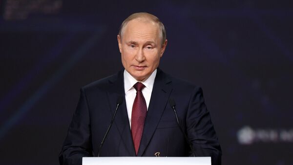 Путин на ПМЭФ 2021 - 俄罗斯卫星通讯社