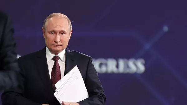 Президент России Владимир Путин на пленарном заседании в рамках ПЭМФ-2021 в конгрессно-выставочном центре Экспофорум - 俄羅斯衛星通訊社