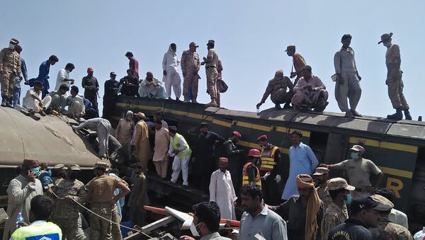 媒体：暂无中国公民在巴基斯坦两列车相撞事故中伤亡 - 俄罗斯卫星通讯社