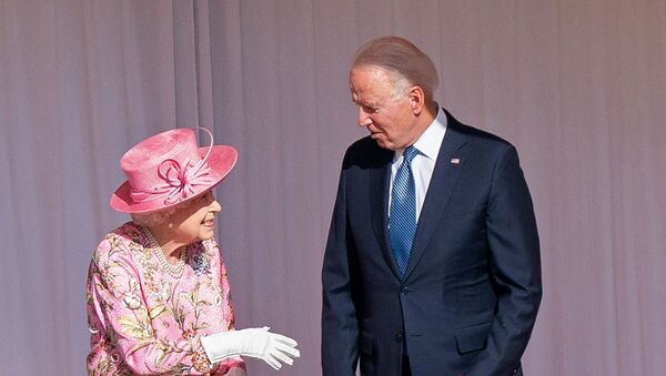 Президент США Джо Байден и королева Великобритании Елизавета II - 俄羅斯衛星通訊社