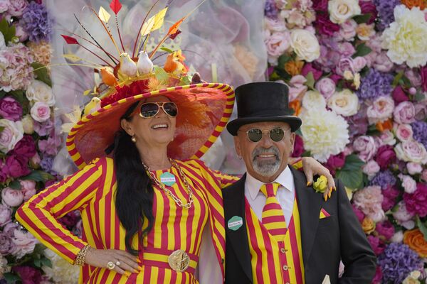 嗬，這些帽子！英國皇家賽馬會上的時尚女郎 - 俄羅斯衛星通訊社