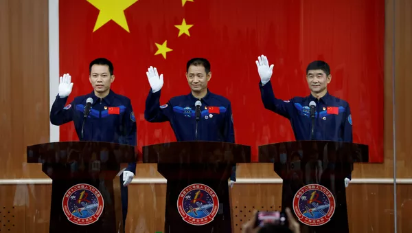 湯洪波，聶海勝，劉伯明 - 俄羅斯衛星通訊社