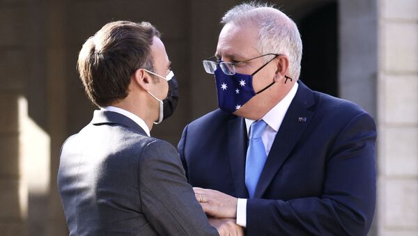 French President Emmanuel Macron greets Australia's Prime Minister Scott Morrison - 俄羅斯衛星通訊社