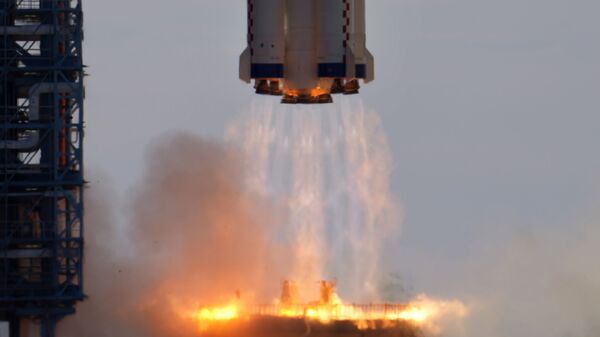 “獵鷹9”號運載火箭攜帶一批“星鏈”互聯網衛星在美國發射升空 - 俄羅斯衛星通訊社