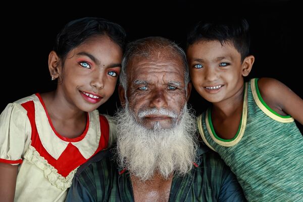 孟加拉國攝影師Muhammad Amdad Hossain拍攝作品《美麗的眼睛》入圍安德烈·斯捷寧攝影大賽“肖像，當代英雄，單張作品”評選名單。 - 俄羅斯衛星通訊社