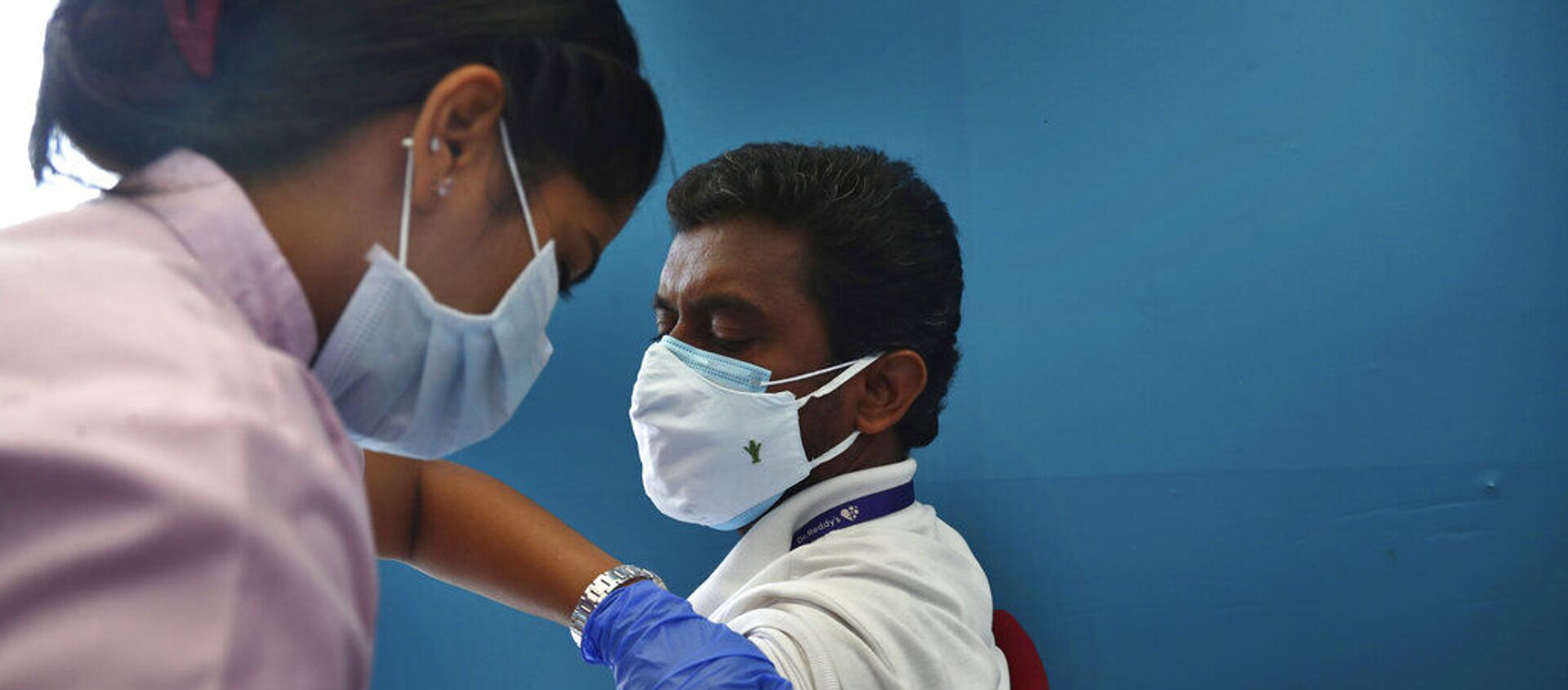 卫生部长：印度第五次一日内新冠疫苗接种人数超1000万人 - 俄罗斯卫星通讯社, 1920, 28.09.2021