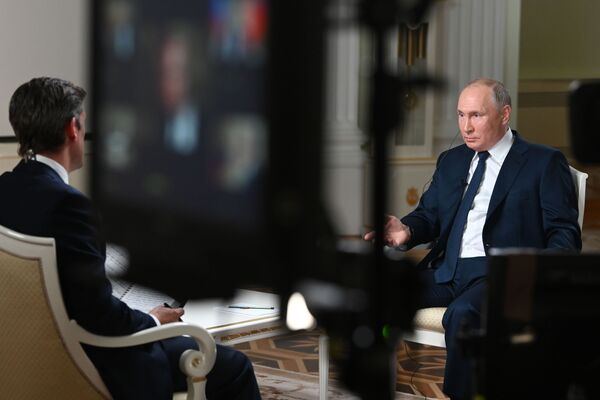 俄聯邦總統普京接受NBC電視台記者西蒙斯專訪 - 俄羅斯衛星通訊社