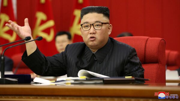 Глава КНДР Ким Чен Ын на открытии 3-го пленарного заседания 8-го Центрального комитета Рабочей партии Кореи  - 俄羅斯衛星通訊社