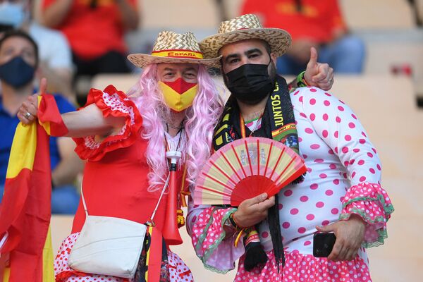 2020歐洲杯球迷民族服飾一覽 - 俄羅斯衛星通訊社