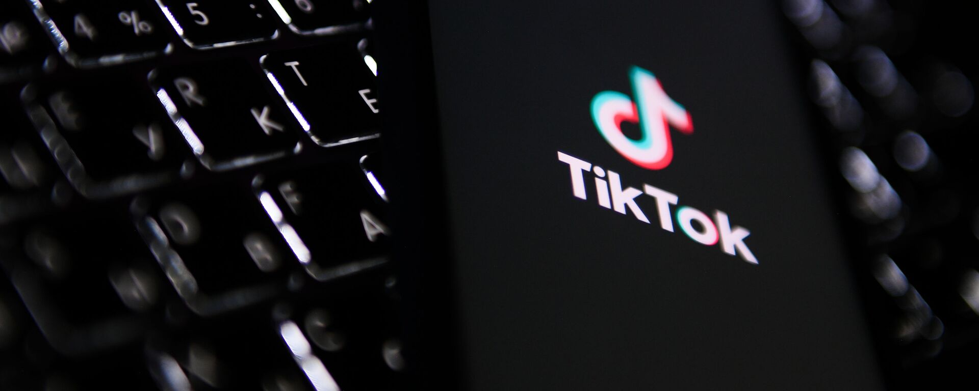 法国政府禁止在政府设备上安装“娱乐应用软件“，其中包括中国的TikTok - 俄罗斯卫星通讯社, 1920, 16.11.2022