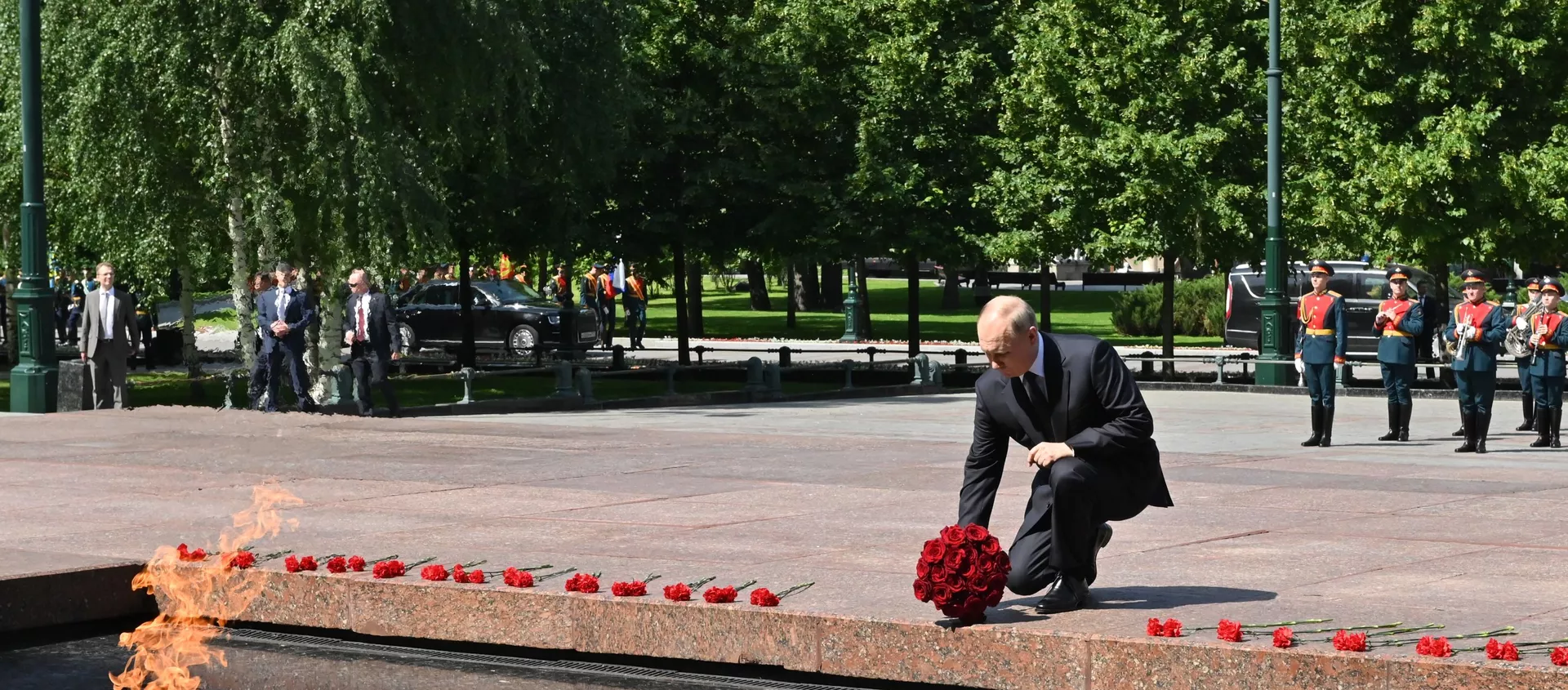 Президент РФ В. Путин принял участие в церемонии возложения венков к Могиле Неизвестного Солдата - 俄羅斯衛星通訊社, 1920, 22.06.2021