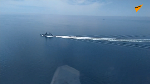 俄罗斯国防部公开战机飞跃英国驱逐舰视频 - 俄罗斯卫星通讯社
