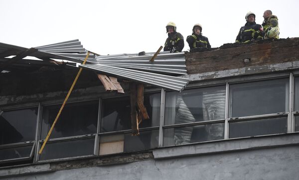 强风造成一些房屋的屋顶被掀翻 - 俄罗斯卫星通讯社