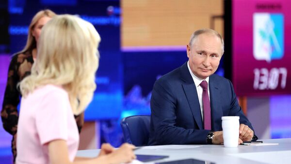 Прямая линия с президентом РФ Владимиром Путиным - 俄羅斯衛星通訊社