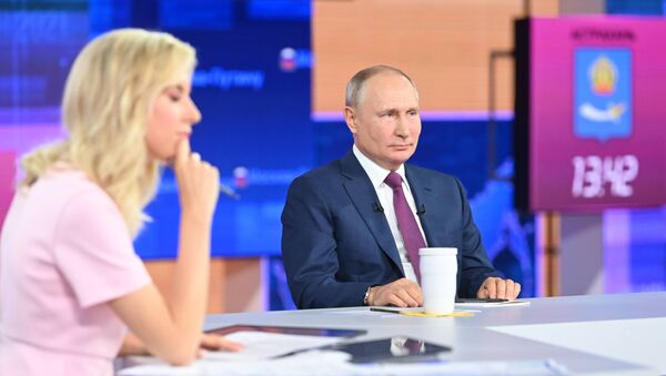 Прямая линия с президентом РФ Владимиром Путиным - 俄罗斯卫星通讯社