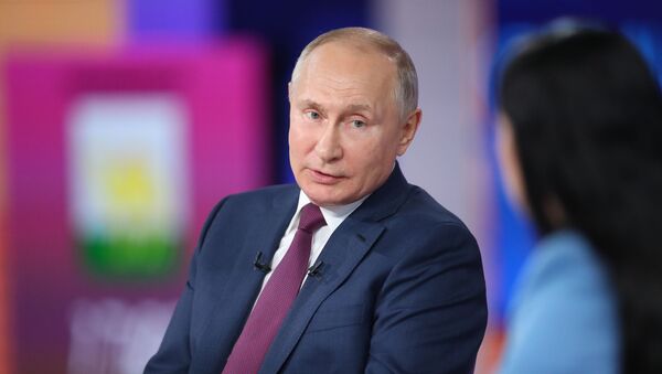 Прямая линия с президентом РФ Владимиром Путиным - 俄罗斯卫星通讯社