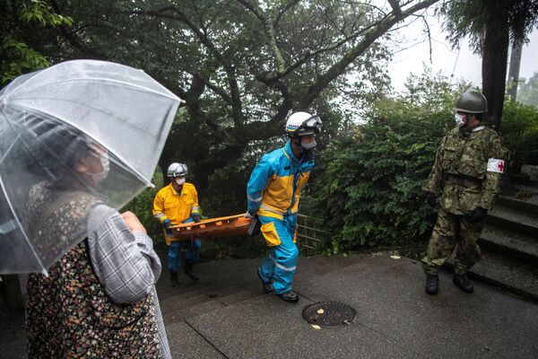 日本热海市山体滑坡的救援者 - 俄罗斯卫星通讯社
