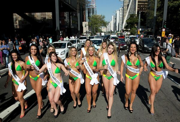 巴西美臀小姐比赛的参赛者，圣保罗  - 俄罗斯卫星通讯社