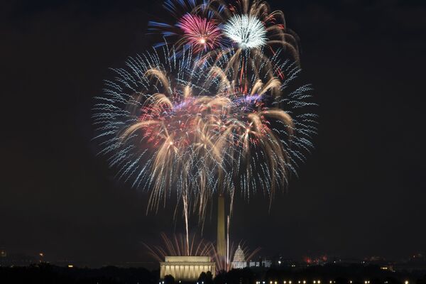 华盛顿为庆祝美国独立日燃放烟花。 - 俄罗斯卫星通讯社