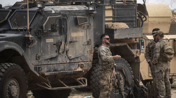 美軍出動油罐車，從敘利亞向伊拉克運出40余輛罐石油 - 俄羅斯衛星通訊社