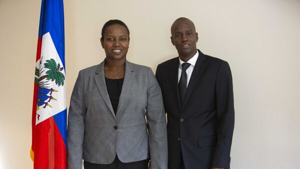 Президент Гаити Жовенель Моис с женой Мартиной в своем офисе в Петион-Вилле, Гаити - 俄罗斯卫星通讯社
