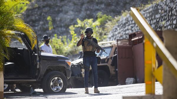 Гаитянская полиция ведет расследование нападения на резиденцию президента Гаити, в результате которой погибли президент Гаити Моис Жовенель - 俄羅斯衛星通訊社