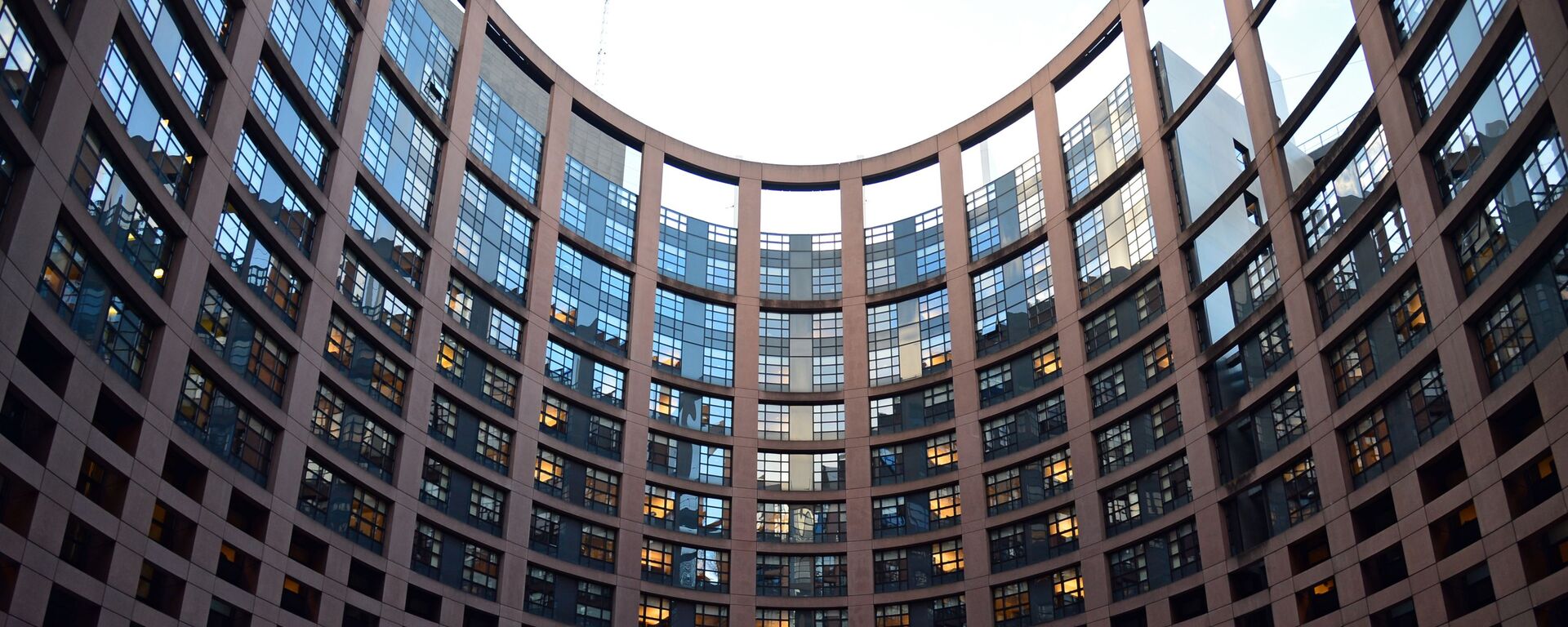 Главное здание Европейского парламента в Страсбурге - 俄羅斯衛星通訊社, 1920, 23.10.2021