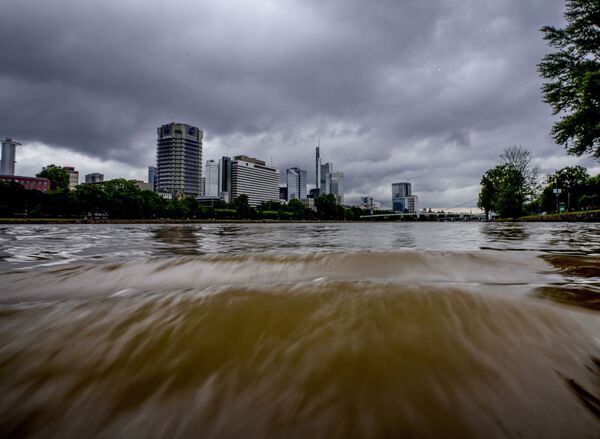 Разлившаяся река Майн во Франкфурте, Германия - 俄罗斯卫星通讯社