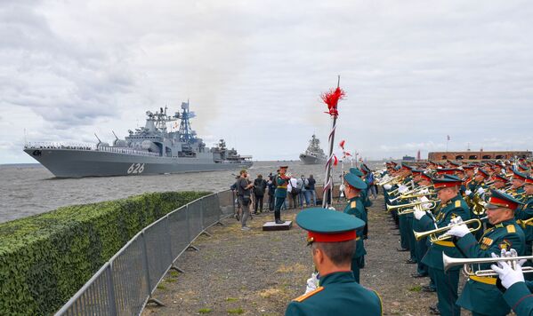  俄罗斯各地举行活动庆祝海军节 - 俄罗斯卫星通讯社