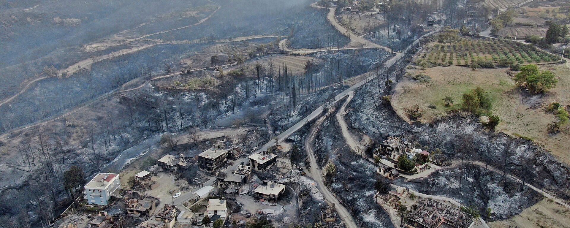 Последствия лесных пожаров в Манавгате, провинция Анталья, Турция  - 俄羅斯衛星通訊社, 1920, 06.08.2021