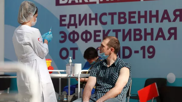 Центр вакцинации от COVID-19 в Гостином дворе - 俄羅斯衛星通訊社