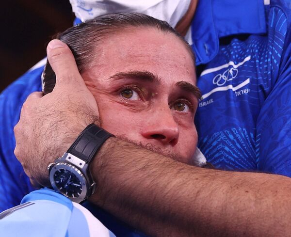 东京奥运会上的表情包：眼泪、尖叫、跳跃和破碎的球拍 - 俄罗斯卫星通讯社