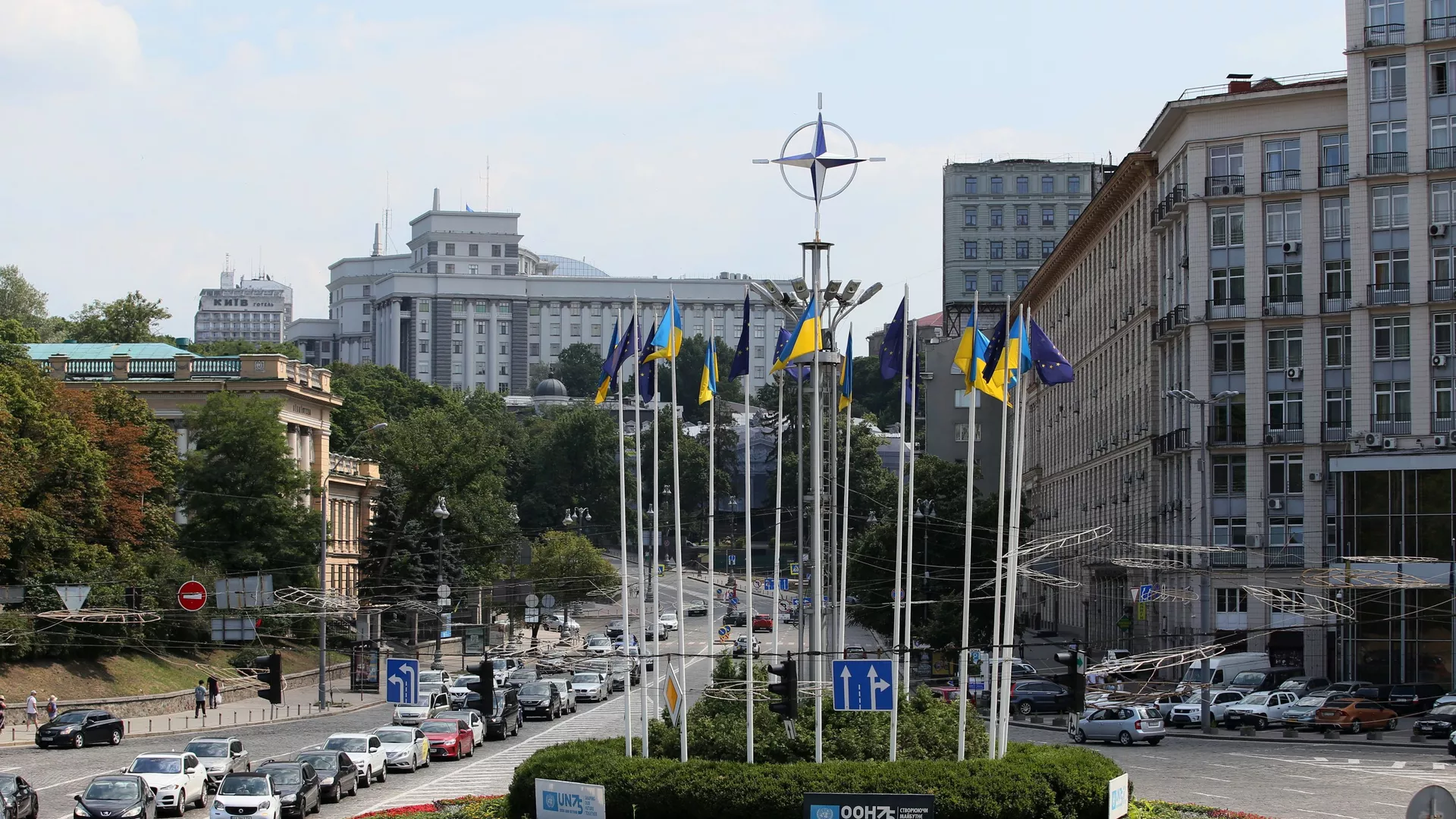 Эмблема НАТО на Европейской площади в Киеве - 俄罗斯卫星通讯社, 1920, 23.12.2021