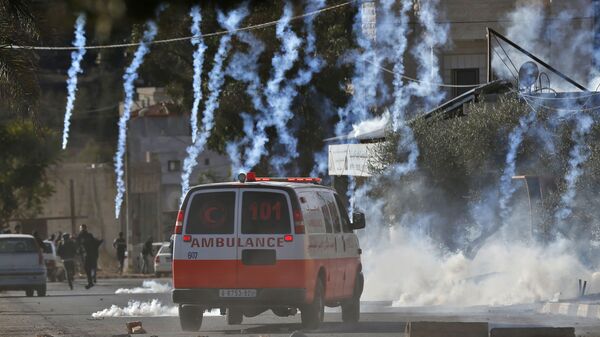巴勒斯坦救護車（在約旦河西岸城市納布盧斯附近爆發的巴勒斯坦人與以色列軍隊衝突）  - 俄羅斯衛星通訊社