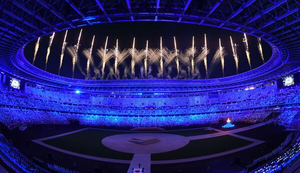 東京奧運會閉幕式舉行焰火表演。 - 俄羅斯衛星通訊社