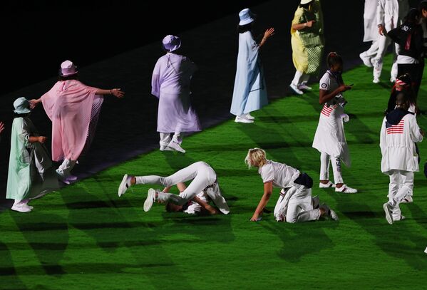 美國代表隊運動員參加東京奧運會閉幕式活動。 - 俄羅斯衛星通訊社