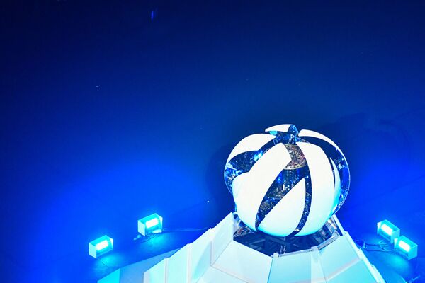 東京奧運會火炬熄滅關閉。 - 俄羅斯衛星通訊社