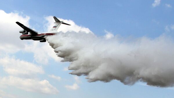緊急情況部的伊爾-76飛機在滅火行動中的情況 - 俄羅斯衛星通訊社