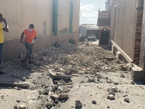 地震中被毀壞的建築物。 地震中被毀壞的建築物。 - 俄羅斯衛星通訊社