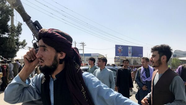 Талиб у аэропорта Кабула  - 俄羅斯衛星通訊社