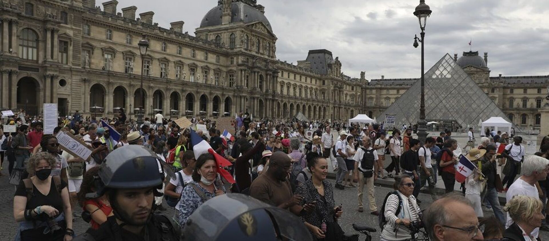 Протесты во Франции против санитарных пропусков, 21 августа 2021 - 俄罗斯卫星通讯社, 1920, 22.08.2021